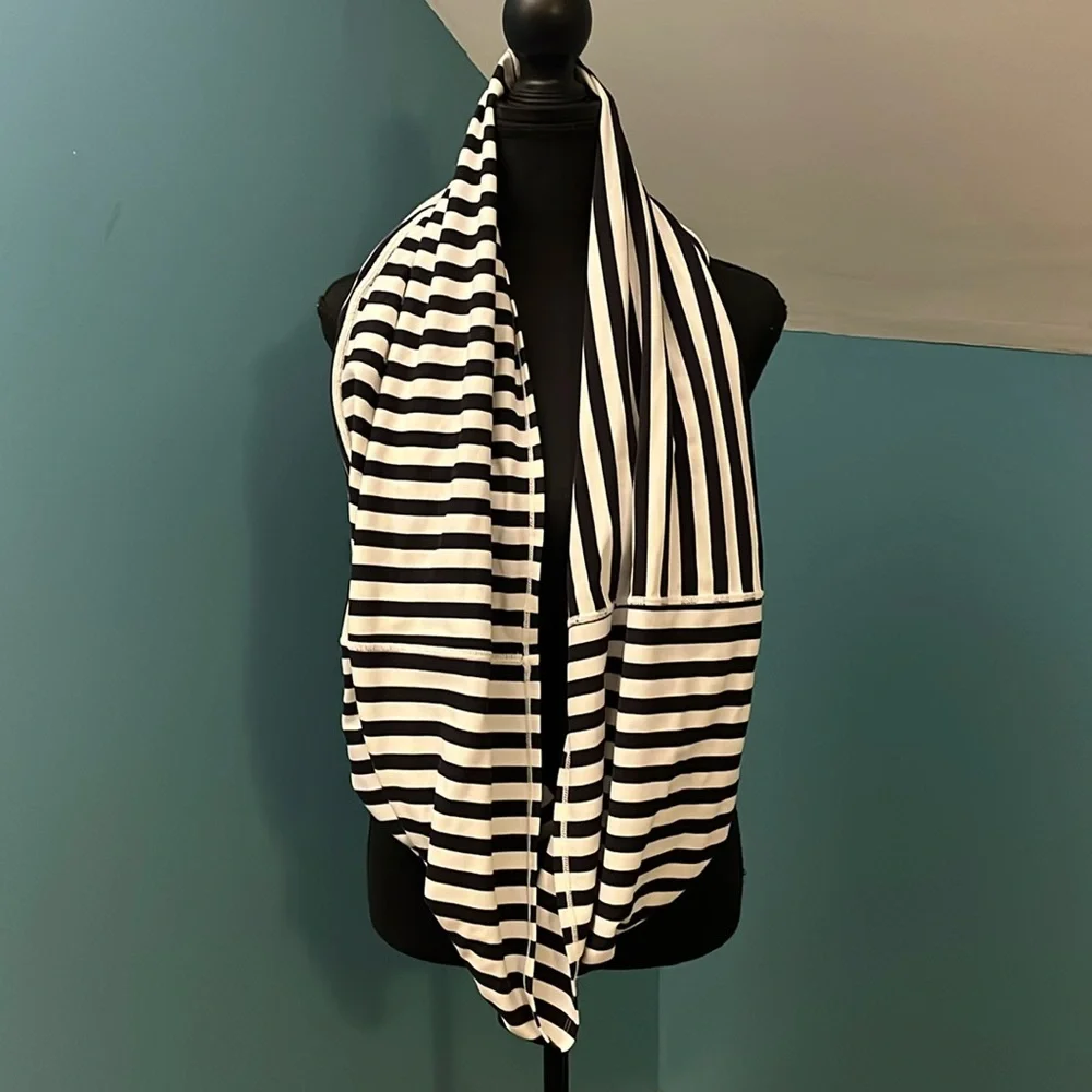 Lululemon Black and White Striped Vinyasa Scarf